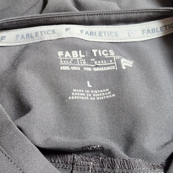 FABLETICS Method 2-Pocket Scrub Top - Large - Picture 6 of 6